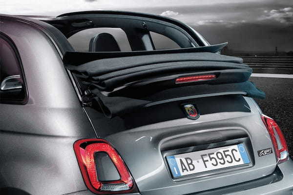 アバルト　F595Cを発売。160台限定のソフトトップ搭載カブリオレ