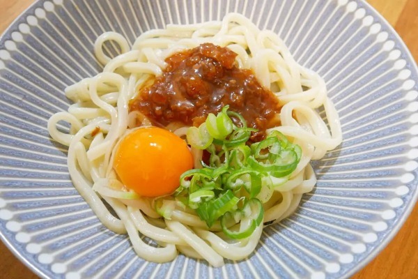 うどんに“かけるだけ”のキッコーマン「具麺」は便利？　これ想像以上に良いかも…