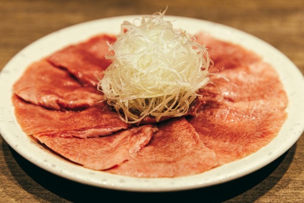 「焼肉うしごろ」が提案する“美食ホルモン”の2号店『焼肉ホルモン うしごろ 銀座店』2023年3月10日(金)グランドオープン