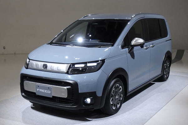 ホンダ フリードが3代目となってデビュー スクエア感が増してステップワゴンライクに