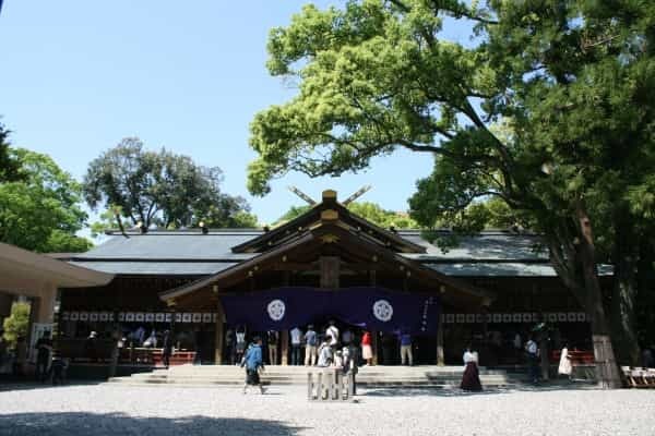 【神社は雨の日に行くと運気アップ!?】オススメ神社パワースポット6選