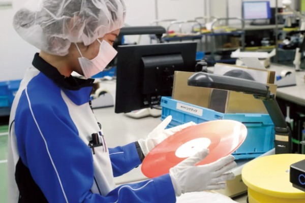 一貫生産で高音質! ソニーミュージックのレコード工場に潜入!