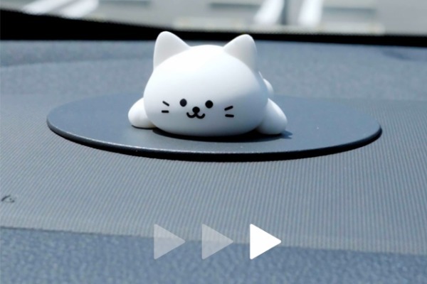 夏の車内、50℃以上になるの知ってた？　トヨタの“溶ける猫動画”が話題に