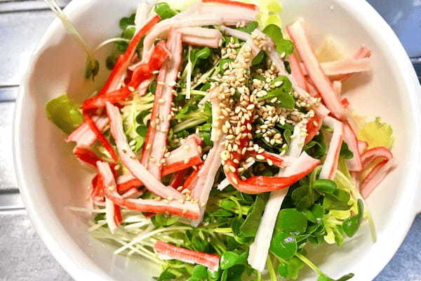 レタスが主役の“酒に合うサラダ”が激ウマ　3つの調味料で作るタレがたまらない