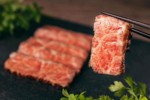 焼肉うしごろが運営するオンラインストア「UCHIGORO」の商品を、オンラインで贈る「UCHIGORO eGIFT」、本日2023年4月25日（火）販売開始
