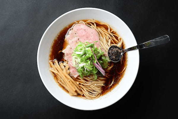 トリュフを贅沢に使った絶品ラーメン！新スタイルの麺処、ストリート系ラーメン『Noodle Atelier 有象無象-UZOMUZO-』が名古屋・大須に誕生！