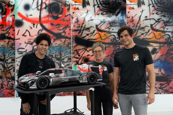 ジュリー・メレツのBMWアートカー、パリの「ポンピドゥー・センター」で世界初公開へ