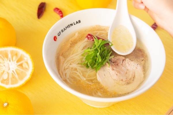 お米のめんで作った本格的なラーメン第2弾！「鶏清湯のすっきり柚子塩ラーメン」をECサイトで発売開始