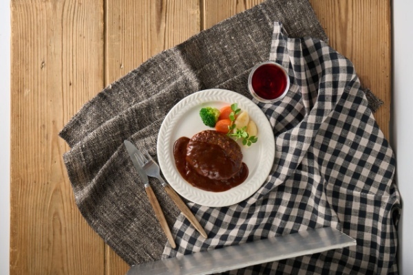 デニーズの冷凍食品「Denny’s Table」が共働き世帯にヒットした理由とは?