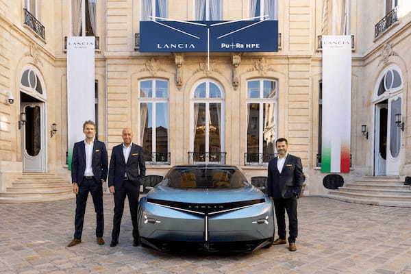 ランチアがフランスで復活！ 2024年後半の｢イプシロン｣発売を、パリの伊大使館で発表