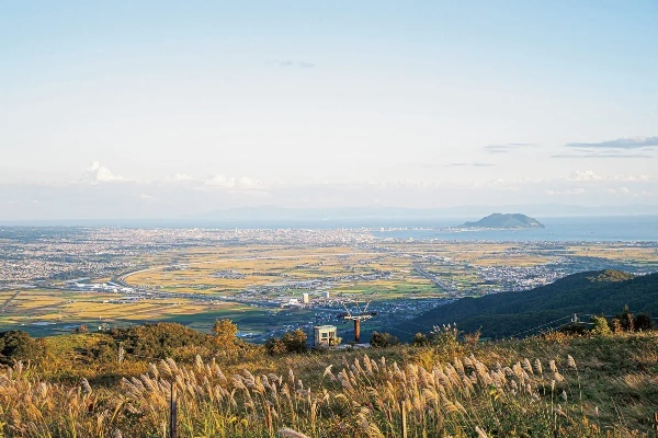 海、山、湖畔で出合う「絶景キャンプ場」12選