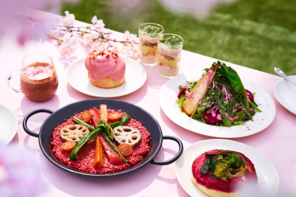 【プラントベースの1110 CAFE / BAKERY】桜色の期間限定商品が登場！／桜の下で、彩り豊かなBEETSを、心地の良いBeatとともに