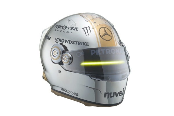 ルイス・ハミルトンの2023F1日本GP用ヘルメット・デザインを手がけた空山基さんインタビュー