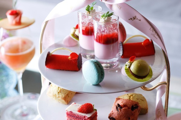 ストロベリーアフタヌーンティー with LADURÉE～マリー・アントワネットの世界～