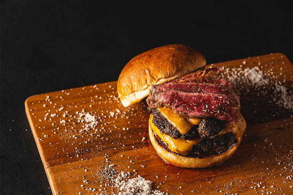 【京都タワーサンド限定】「100%和牛タワーバーガー」新登場!2023年4月22日(土)「STEAK&BURGER NICK STOCK(ニックストック)」リニューアルオープン!