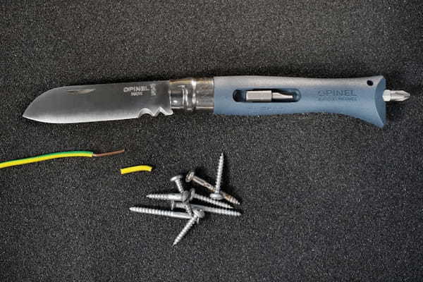 バイク用工具箱にも忍ばせておきたい、OPINELの多機能ツールナイフ!