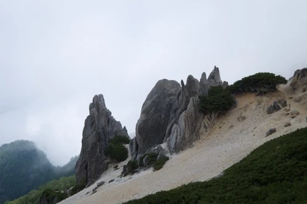 燕岳の登山コースガイド！レベル別のおすすめルートや所要時間・距離を徹底解説！