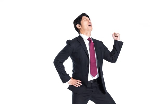 仕事をサボる人の特徴とは？サボりたくなる原因と解決法をご紹介！