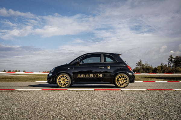 わずか1,368台! T-Jetエンジンオマージュの限定モデル、新型「アバルト695 75周年アニヴェルサリオ」