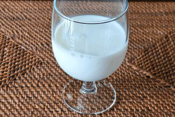 家で、カフェレベルの「アイスココア」作る方法　コップに注ぐ順番が超重要だった