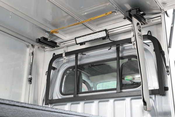 軽トラの荷台をもっと自由に!穴開け不要で脱着カンタンなキャリアフレーム