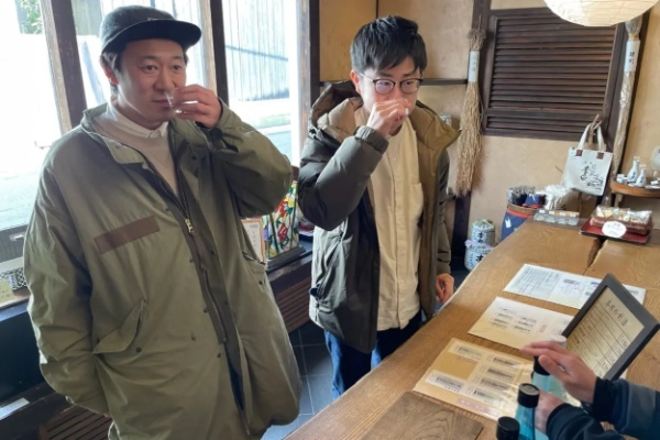 松江が誇る地酒「李白」の蔵元が松江のグルメ・酒場・観光スポットを完璧ナビゲート! 最高の1泊2日松江酒旅プラン完成!? きき酒師の漫才師「にほんしゅ」が巡る山陰・松江!(前編)