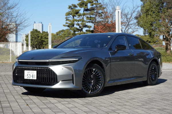 【試乗記】トヨタ クラウンセダン　ニューフォーマルセダンという新しい価値観に挑戦。際立つ静粛性と滑らかさ