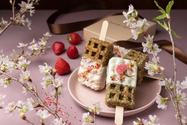 【2023春限定】まるで、片手で食べる芳醇ミルクティー？！春を彩る桜&苺ミルクティーが、京ワッフルになって4/1(土)～販売開始