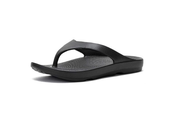 今欲しいのは“歩けるサンダル” HOKAの「オラリカバリースライド3」が快適すぎた