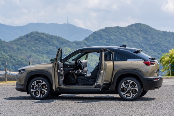 マツダ　ロータリー復活　新たなソリューションとして「MX-30 Rotary EV」デビュー