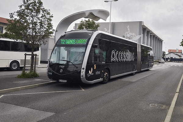 【中村文彦のForum】圧倒的な存在感で惹きつける「小さな都市のBRT」