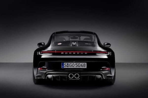 ポルシェ911 シリーズ最軽量「911 S/T」は、 自然吸気525馬力ボクサーエンジン搭載の60周年記念モデル