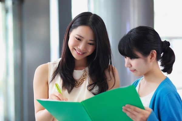 3月末時点の内々定率は35.0％！理系や多数のインターンシップ経験者が一歩リード｜学情調べ