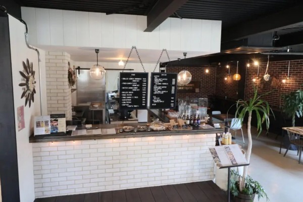 カスタムバイクビルダーがプロデュースしたお洒落カフェが埼玉県越谷に登場！