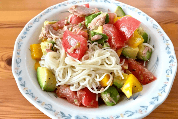 夏野菜とツナのクレイジーそうめん