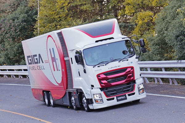 ホンダといすゞ　市場導入を視野に燃料電池大型トラックの実証実験を公道で開始