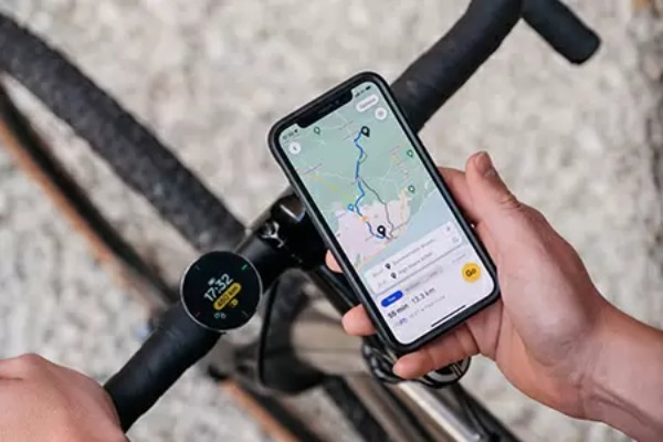 ナビアプリ見なくて大丈夫！　自転車で走ることに集中できるサイコン一体型ナビ「Beeline Velo2」で出かけよう