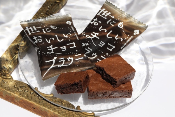 「世にもおいしいロリポップ」「世にもおいしい檸檬ケーキ」「世にもおいしい白桃パフェ」「世にもおいしいヨーグルトパフェ」