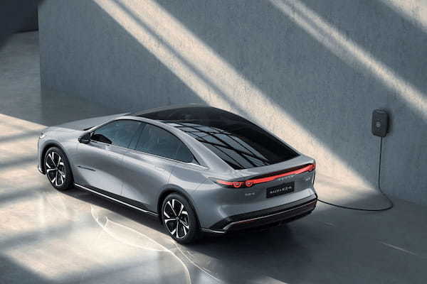 【北京モーターショー2024】マツダの中国専用EV、PHEV 「EZ-6」と電動コンセプトカー「創ARATA」を初公開