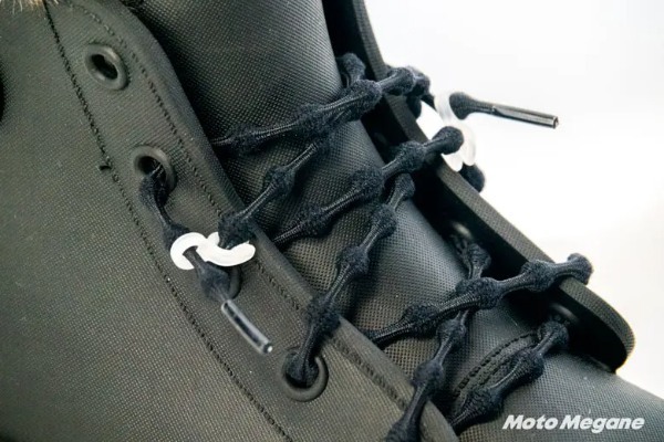 ワークマンの安全靴をバイク用にカスタム! 靴紐に変わる商品がかなりイイ‼︎