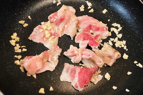 「めっちゃ元気になれそう」 くまの限界食堂の「にら豚焼きそば」が最強のスタミナ飯だった