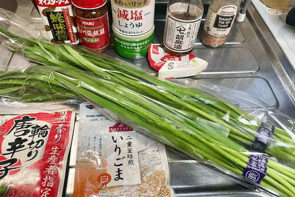 リュウジ氏の「ニラの醤油漬け」がうますぎる 納豆と合わせたら反則級だった