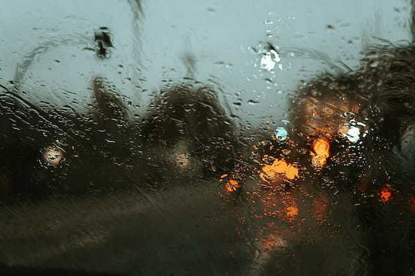 「五月雨」と書いてなんて読む?実は5月の雨ではないんです!ビジネス用語としても使用される言葉を解説!