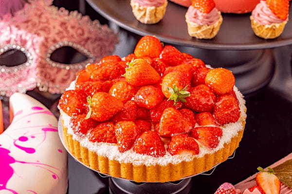ヒルトン名古屋 ストロベリー スイーツビュッフェ 第 2弾「SAKURA Strawberry Masquerade」を3月2日(木)より開催