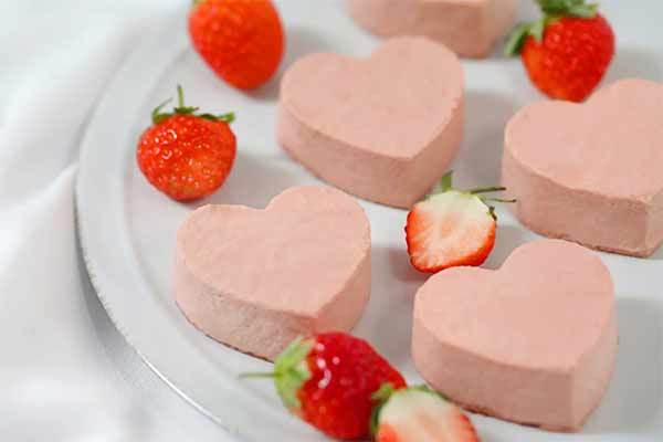 【2/1新登場のハート型チョコケーキも!とろけるように甘い『バレンタイン限定』スイーツを発売】パティスリーピネードよりギフトにもおすすめなバレンタイン商品が登場