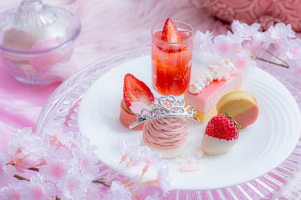 王妃マリーアントワネットをテーマにしたプリンセスドレスケーキや‟苺”と‟桜”のスイーツを楽しめる!『プリンセスアフタヌーンティー ~マリーアントワネットのイチゴとサクラのティータイム~』開催