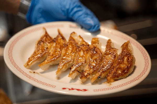 「大阪餃子専門店よしこ」、東京・飯田橋に2号店グランドオープン!国産野菜とおかんの愛情を包んだ一口餃子専門店。