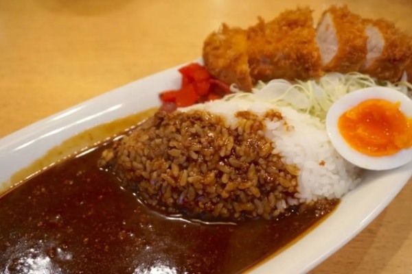 専門店超え!? カレー研究家が教える「極上カレーが味わえる意外な名店」7選