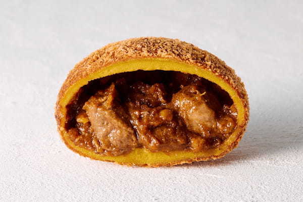 カレーパン専門店 「ハウス カレーパンノヒ」に新作登場！旧ヤム邸監修 ごぼうとカルダモン香るごろり角切り牛肉のカレーパン