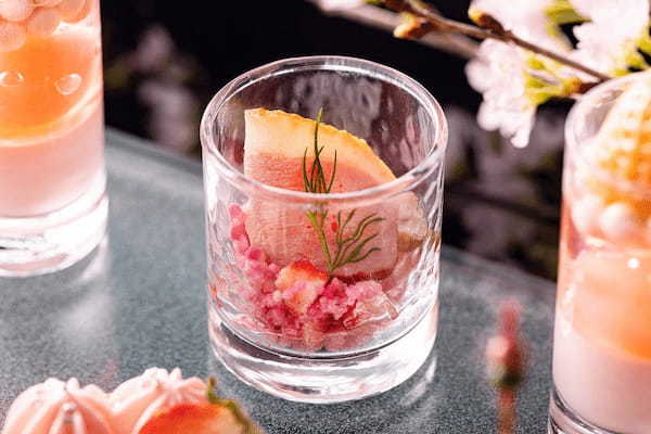 コンラッド東京、3月1日(水)より「夜桜ハイティー」が初登場